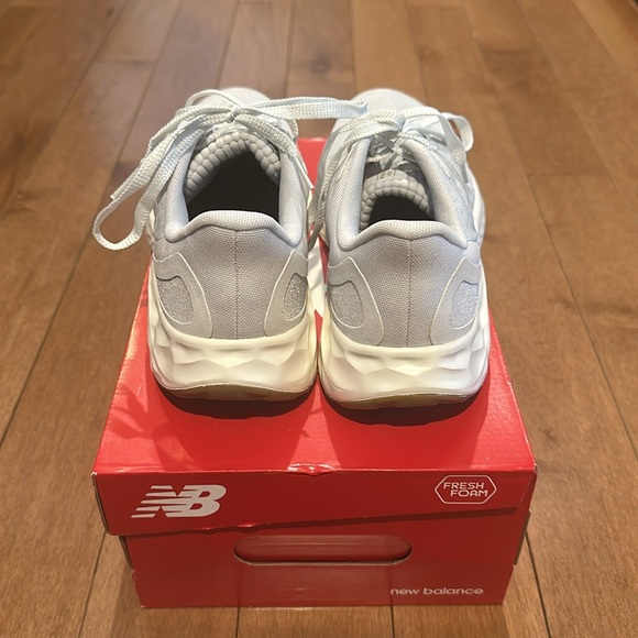 NIB New Balance Fresh Foam Arishi v4!  Size 8.5. 🎉🎉 - Picture 5 of 7